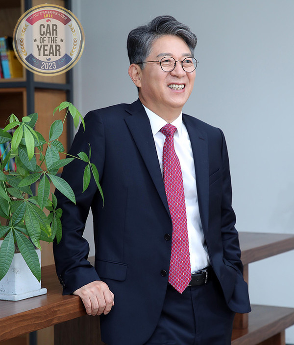 올해의 인물을 수상한 곽재선 쌍용자동차 회장.사진|한국자동차전문기자협회