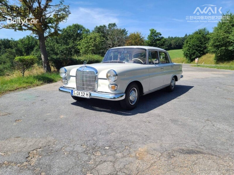 W 110 (200 테일핀(Tailfin), 1965년 생산, 3세대 E클래스)