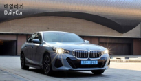 [2024 올해의 차] ‘올해의 전기 세단’에 오른 BMW i5..매력 포인트는?