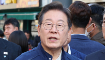 [속보] 이재명 “피습 모의 제보 잇따라… 대인 접촉 중단, 양해 바란다”