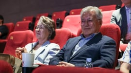 문재인 전 대통령 부부, 영화 ‘바다호랑이’ 관람 “눈물 없이 볼 수 없었다”