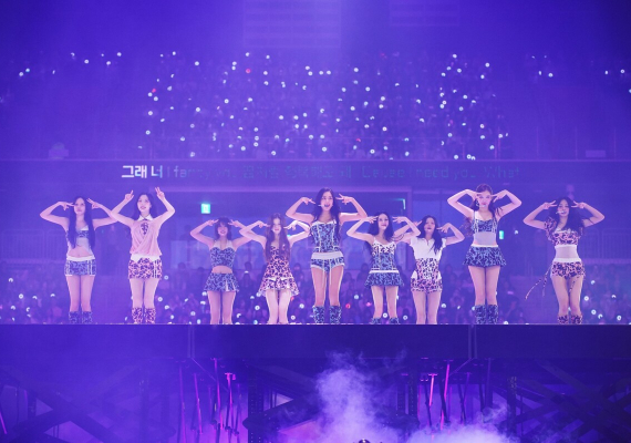 트와이스, 360도 콘서트로 새 월드투어 포문