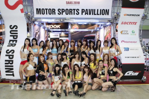 2010 오토살롱 레이싱모델들이 한자리에