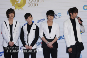 '2AM' 멋진 축하무대 기대하세요