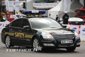 르노 F1팀 데모 공식 세이프티 카 'SM7'