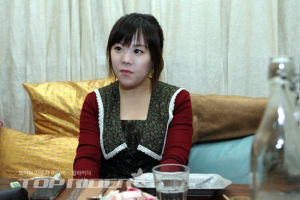 트위터에서 그녀를 모르면 간첩? 차탄당 당주 신세미