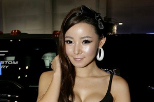 [부산오토살롱] 볼륨감 넘치는 치명적 유혹 '민서희'