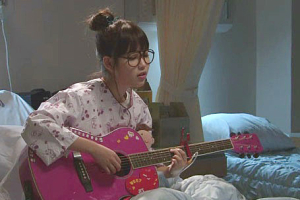 아이유가 부르면 뜬다… ‘기다리다’ 열창에 네티즌 감동