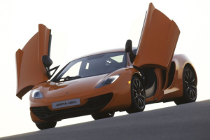 F1 기술로 탄생된 슈퍼카 ‘맥라렌 MP4-12C’