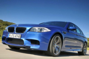 BMW, 신형 M5 공개 “슈퍼카 능가하는 세단”