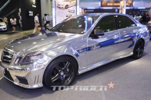 [2011 서울오토살롱] 실버톤으로 드레스업 한 ‘AMG E 63’