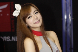 [포토] 웃을때 보조개가 예쁜 레이싱모델 김나나