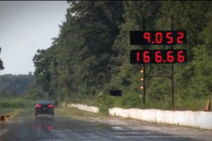 1309마력 '괴물카' 닛산 GT-R, 400m 9초 만에 돌파