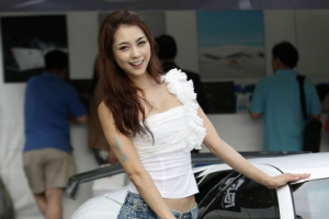 [포토] 슈퍼카 람보르기니와 멋진 레이싱모델 주다하