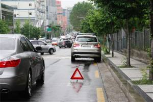 [기자수첩] 사고시 삼각대-수신호? 다시 생각해봐야