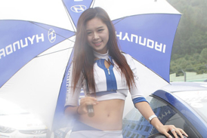 [포토] 청순한 미소의 레이싱모델 이수정