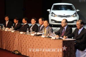 프라이드 출시 행사 질의응답…날카로운 질문 이어져
