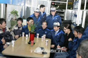 한국지엠 아카몬 사장, 