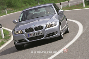 BMW 3시리즈, 21년 연속 '최고의 차' 선정…비결은?