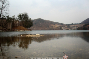 [마주 보는 여행] 청평호수를 품에 안는 캠핑