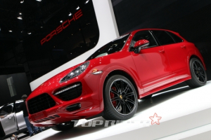 [베이징모터쇼] 포르쉐 카이엔 GTS…“슈퍼카 따라잡는 SUV”