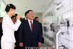 정몽구 회장, 여수엑스포 방문…왕치산 중국 부총리와 면담