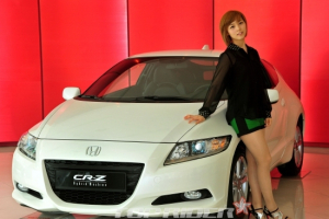 원더걸스 선예가 매일 타는 차…혼다 CR-Z