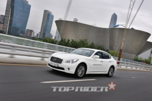 인피니티, 디젤 세단 M30d 출시…“520d·A6 잡겠다”