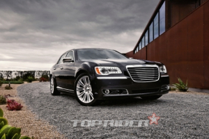 크라이슬러 300C AWD 출시…주행 안전성 높였다