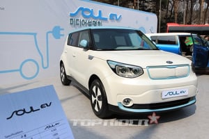 [찰나시승기] 기아 전기차 쏘울 EV 타보니... 스파크 EV와 비교돼