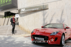 재규어 F-TYPE, 레인지로버 드라마속 정지훈의 애마로 등장