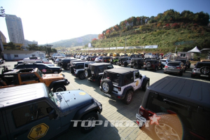 스키장에 줄지은 지프 200대… 지프 캠프 10주년 축하