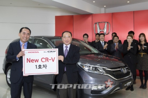 혼다, 도심형 SUV의 강자 ‘New CR-V’ 1호차 주인공 선정