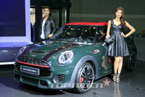 [서울모터쇼] 뉴 MINI JCW 최초 공개