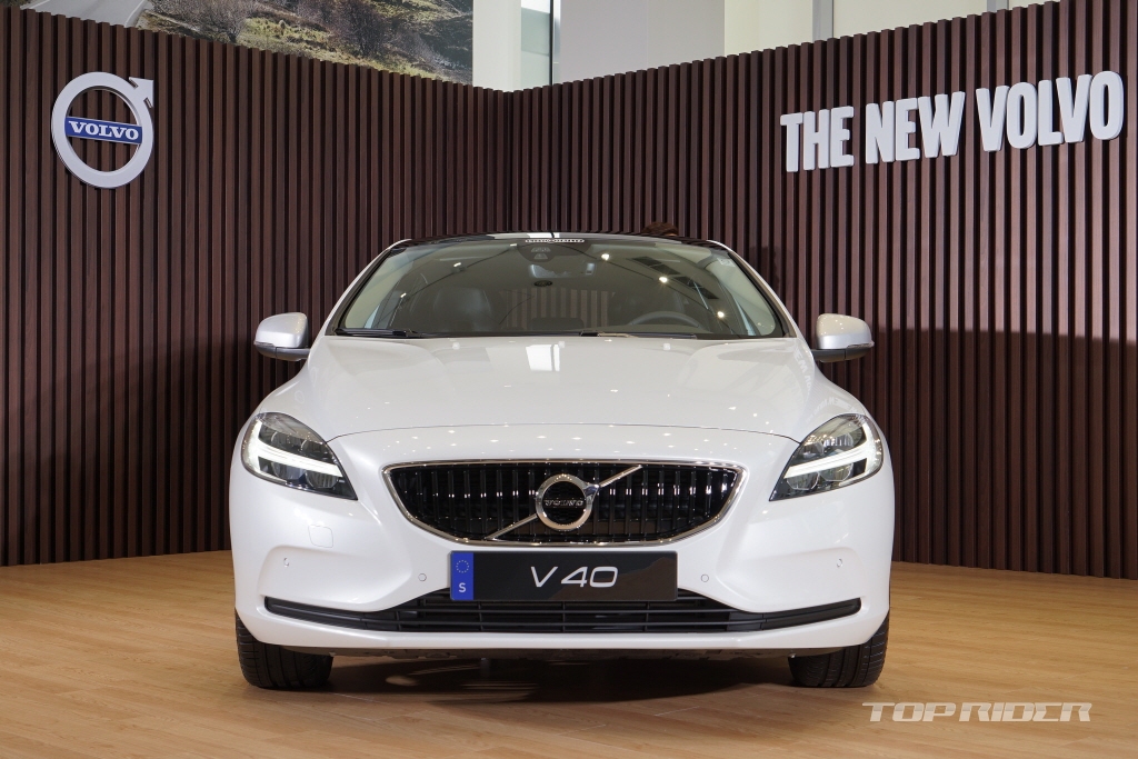 볼보, 페이스리프트 V40 국내 출시..XC90 스타일