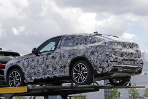 BMW, 차세대 X4 최초 포착..벤츠 GLC 분위기?