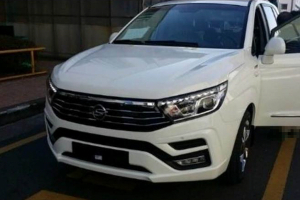 코란도 투리스모 부분변경 유출..내달 3일 출시
