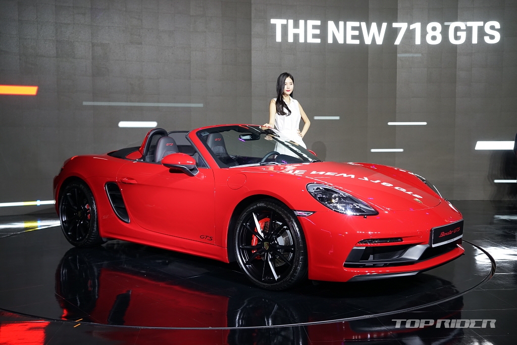 포르쉐, 718 박스터 GTS · 카이맨 GTS 국내 출시
