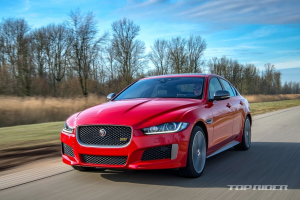 재규어 'XE 300 스포트' 공개, XE S는 단종 수순