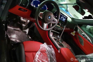 BMW 8시리즈 실내 유출, 기능미 혹은 진부함