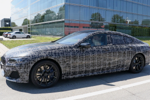 BMW 8시리즈 그란쿠페 포착, 파나메라 정조준