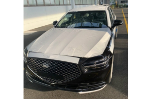 '제네시스 G90' 내외관 디자인 유출, 존재감 강조