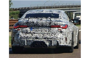 BMW M4 GTS 포착, 독특한 쿼드 머플러