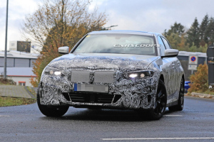 BMW 3시리즈 EV 포착, 테슬라 모델3 정조준
