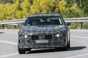 BMW 신형 7시리즈 포착, 헤드램프 위치가 새롭다