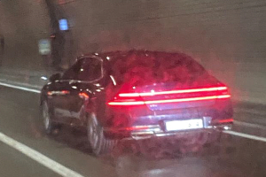 제네시스 G90 풀체인지, 리어램프 켜진 실물은 이런 모습
