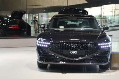 제네시스에서 제일 비싸다, G90 롱보디 블랙 실물은 이런 모습